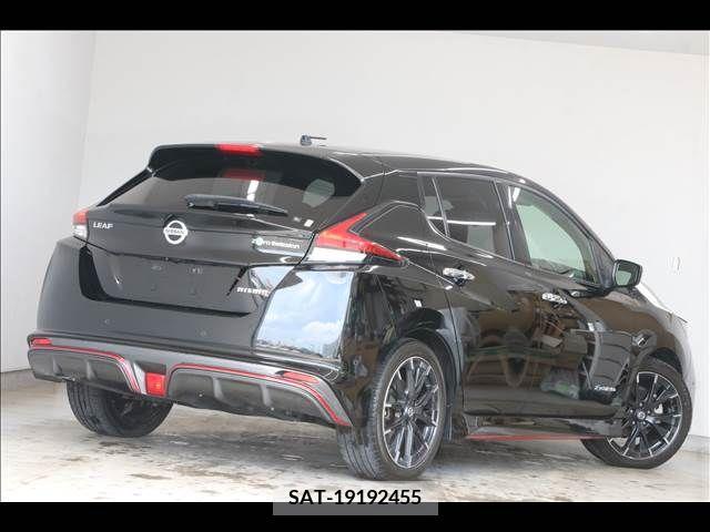 Nissan LEAF 2019-01 329609-10