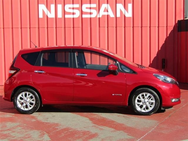 Nissan NOTE 2018-07 21647-24