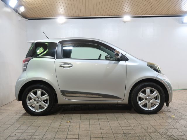Toyota IQ 2008-11 186935-7