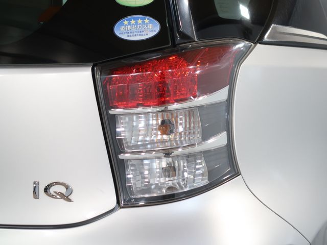 Toyota IQ 2008-11 186935-27
