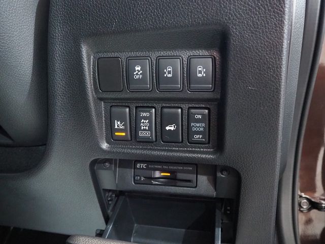 Nissan ELGRAND 2015-09 12078-14