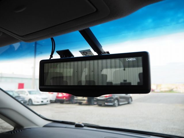 Nissan ELGRAND 2015-09 12078-19
