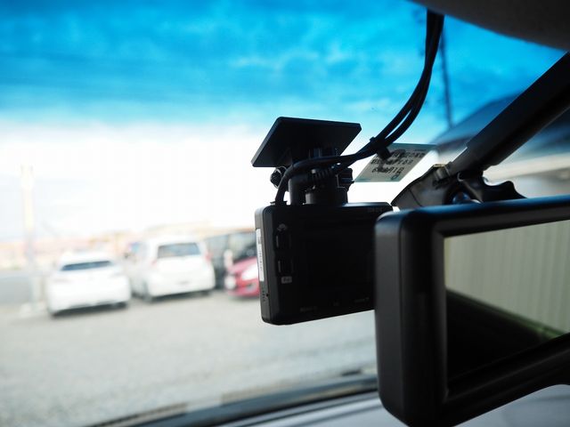 Nissan ELGRAND 2015-09 12078-17