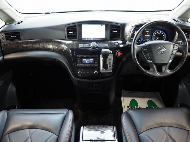 Nissan ELGRAND 2015-09 12078-6