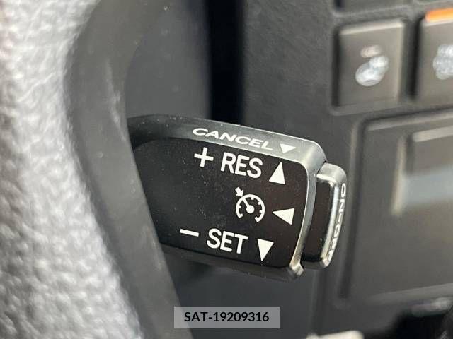 Toyota ALPHARD 2016-08 332332-6