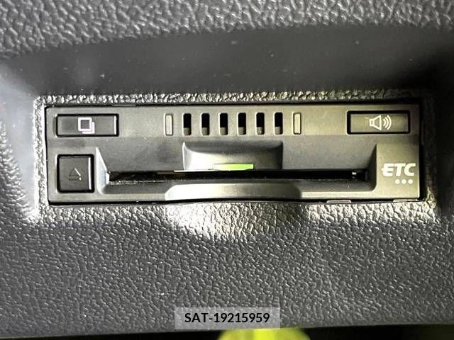 Toyota PRIUS 2017-06 366332-7