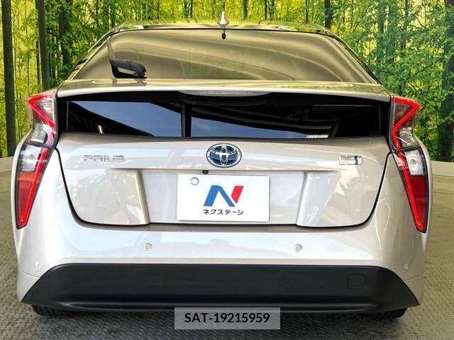 Toyota PRIUS 2017-06 366332-15