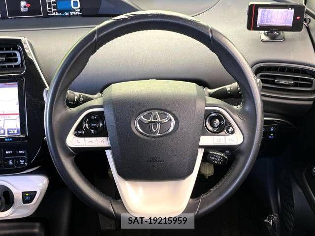 Toyota PRIUS 2017-06 366332-11