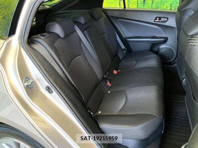 Toyota PRIUS 2017-06 366332-9