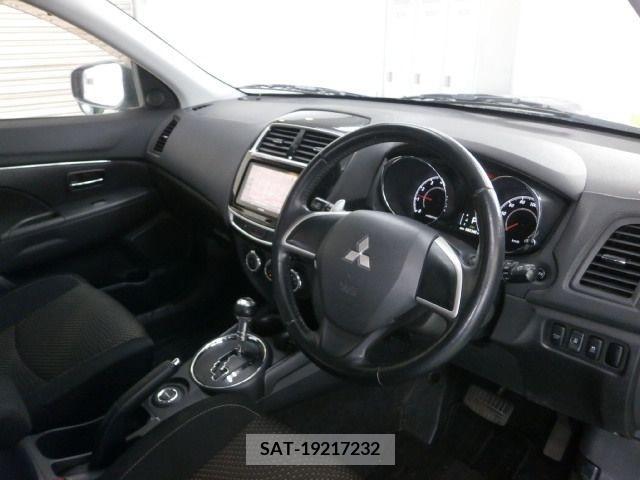 Mitsubishi RVR 2015-01 257037-1