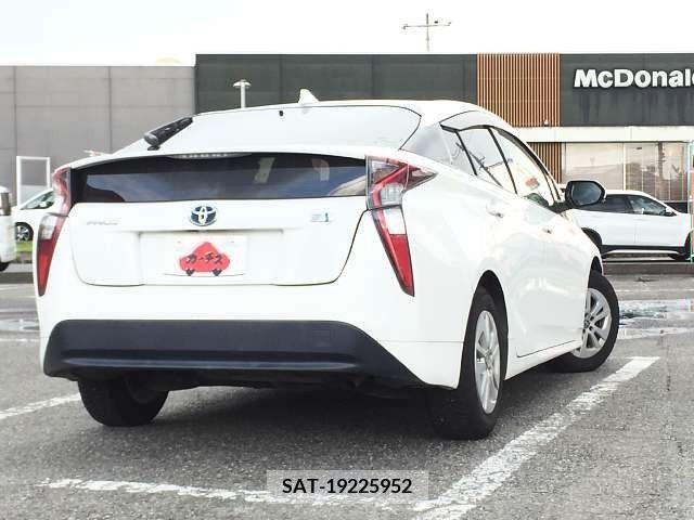 Toyota PRIUS 2018-08 393311-2