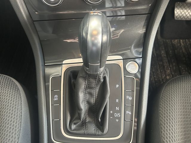 VolksWagen GOLF 2019-09 195063-14