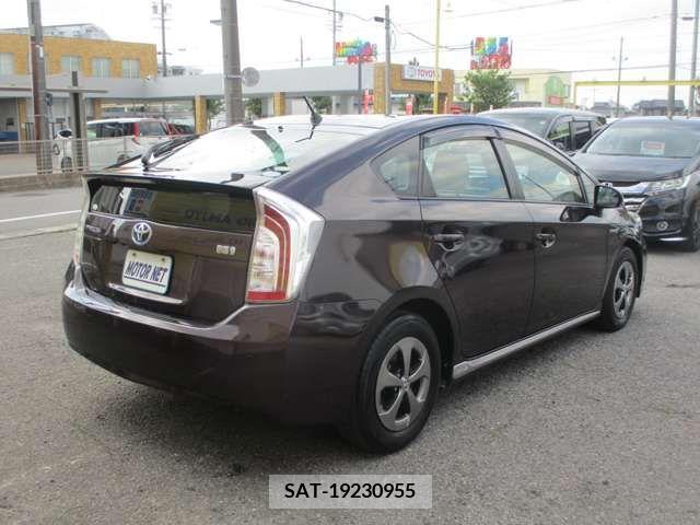 Toyota PRIUS 2014-06 352389-10