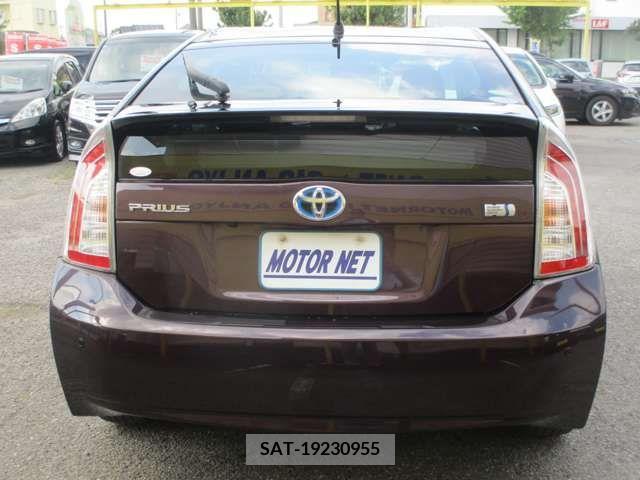 Toyota PRIUS 2014-06 352389-9