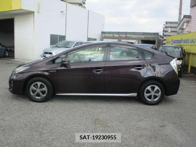 Toyota PRIUS 2014-06 352389-7