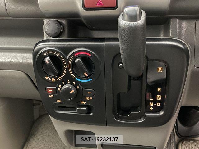 Mitsubishi MINICAB VAN 2016-10 277419-18
