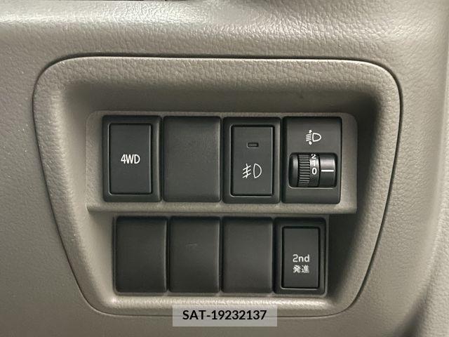Mitsubishi MINICAB VAN 2016-10 277419-21