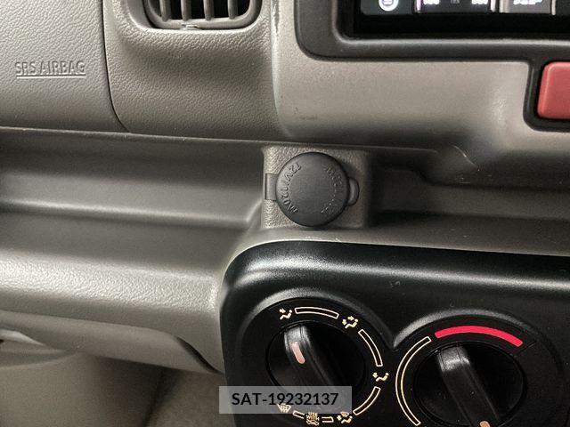 Mitsubishi MINICAB VAN 2016-10 277419-26