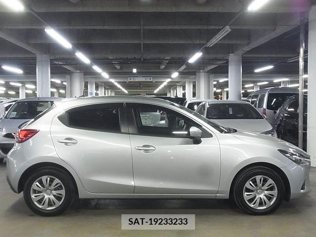 Mazda DEMIO 2017-02 335529-7