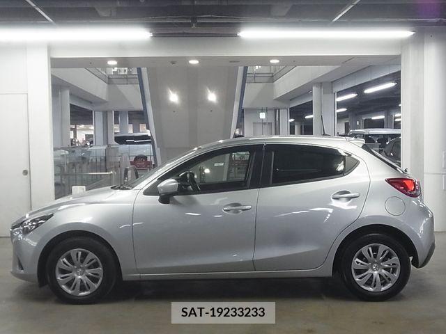 Mazda DEMIO 2017-02 335529-8