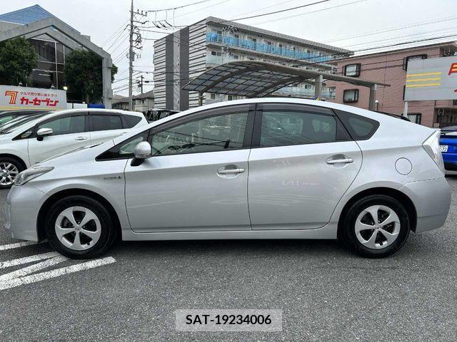 Toyota PRIUS 2012-11 322059-7