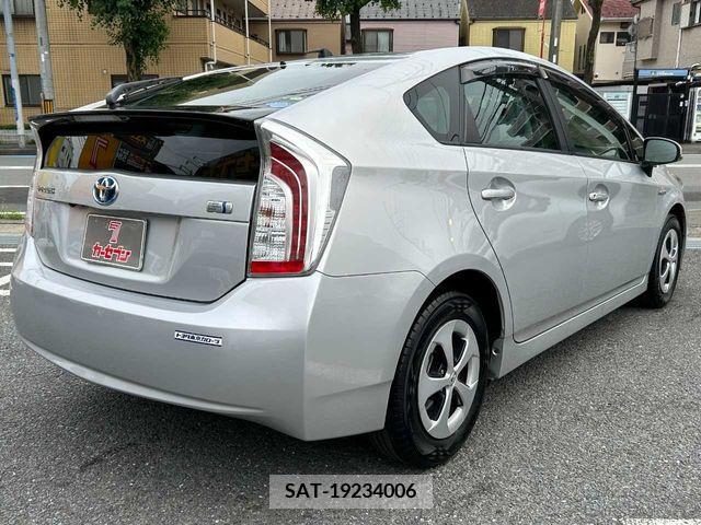 Toyota PRIUS 2012-11 322059-4
