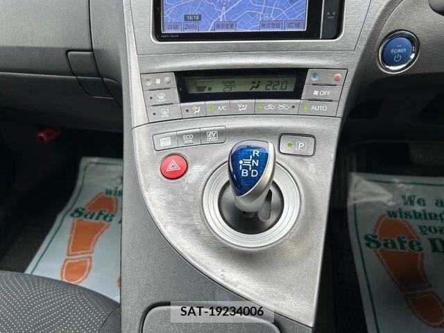 Toyota PRIUS 2012-11 322059-14