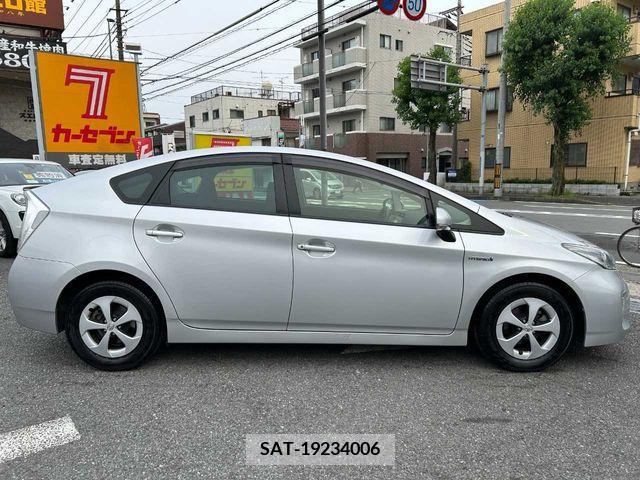 Toyota PRIUS 2012-11 322059-3
