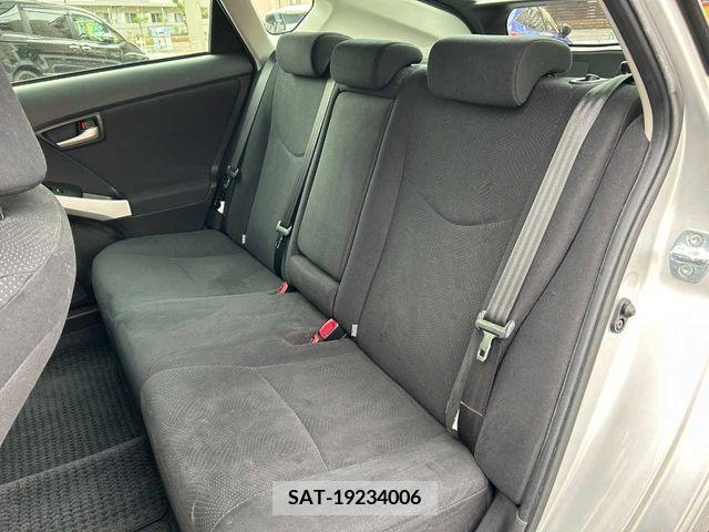 Toyota PRIUS 2012-11 322059-21