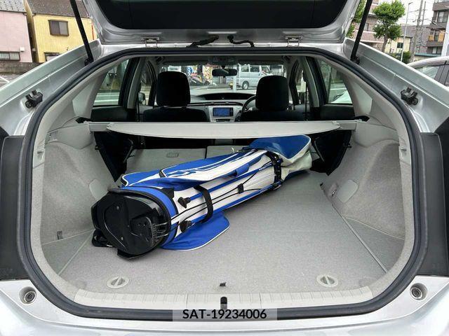 Toyota PRIUS 2012-11 322059-20