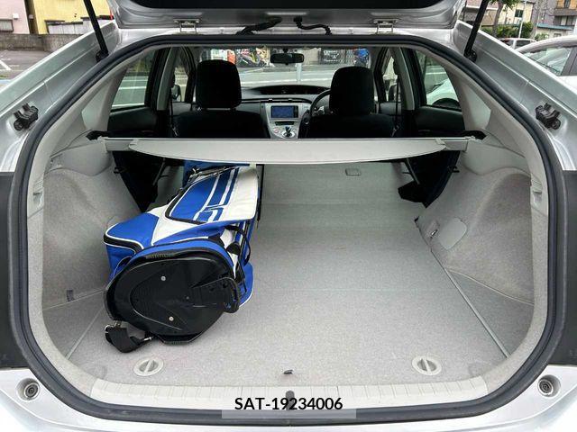 Toyota PRIUS 2012-11 322059-19