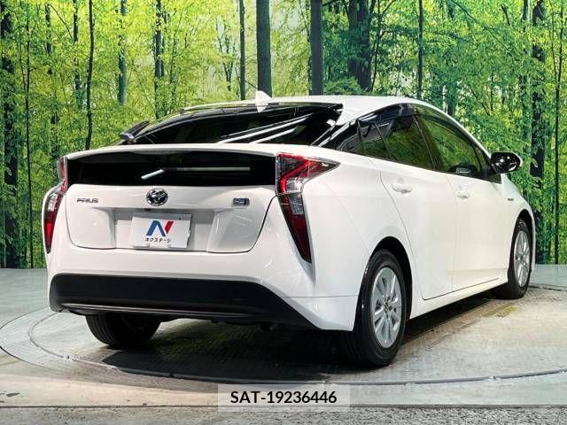 Toyota PRIUS 2016-02 340765-17