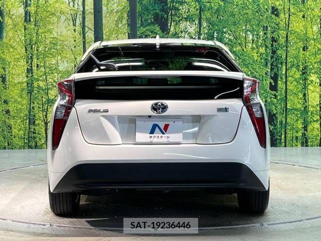 Toyota PRIUS 2016-02 340765-15