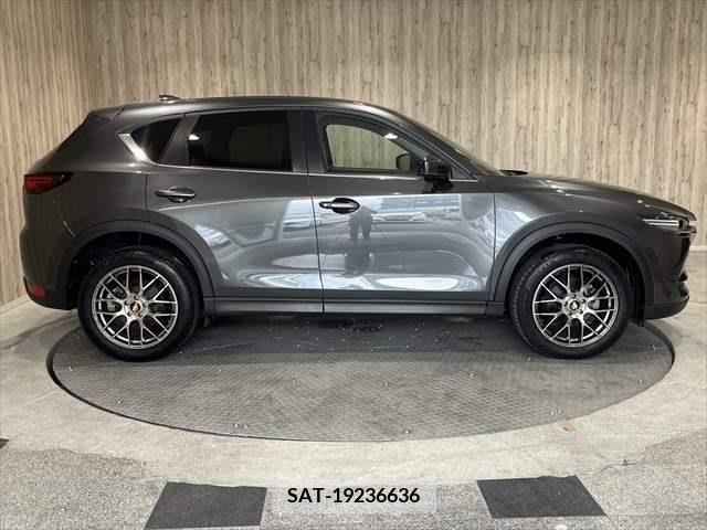 Mazda CX-5 2019-05 308414-15