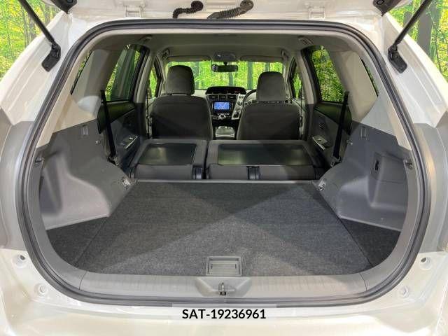 Toyota PRIUS ALPHA 2012-07 282445-10