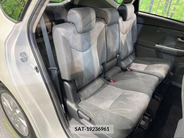 Toyota PRIUS ALPHA 2012-07 282445-9
