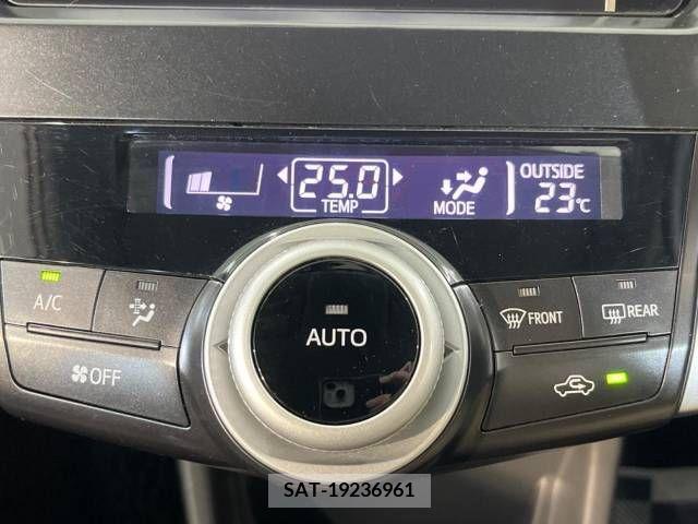 Toyota PRIUS ALPHA 2012-07 282445-7