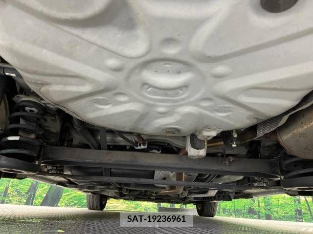Toyota PRIUS ALPHA 2012-07 282445-19