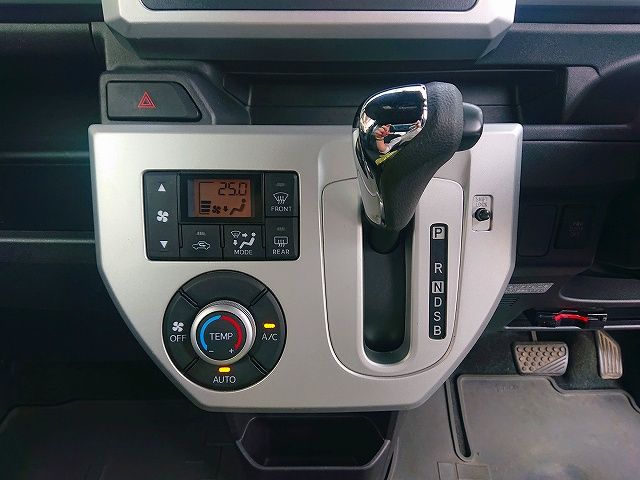 Daihatsu WAKE 2015-10 192993-19