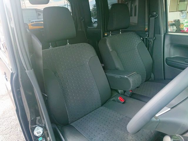 Daihatsu WAKE 2015-10 192993-9
