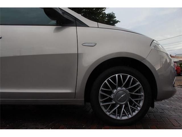 Chrysler YPSILON 2013-02 24699-11