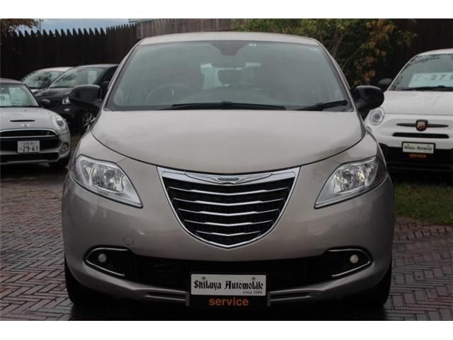 Chrysler YPSILON 2013-02 24699-3
