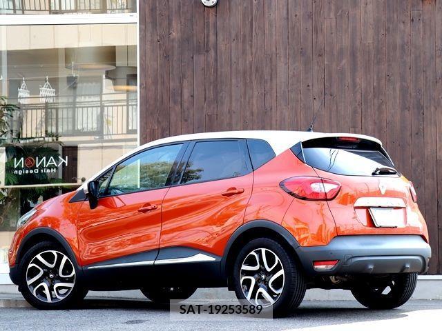 Renault CAPTUR 2015-03 202866-2