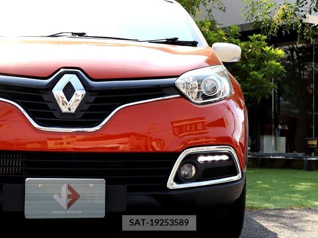 Renault CAPTUR 2015-03 202866-7
