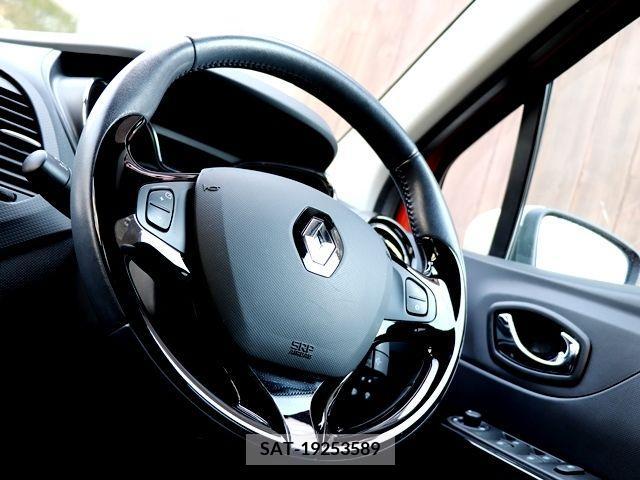 Renault CAPTUR 2015-03 202866-16