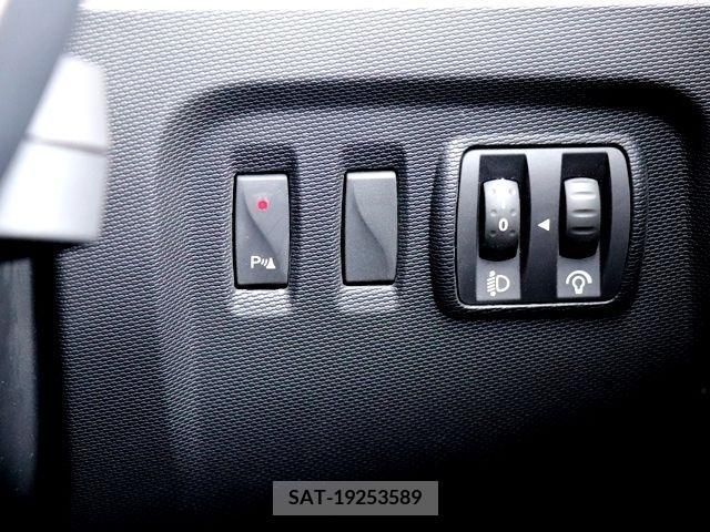 Renault CAPTUR 2015-03 202866-20