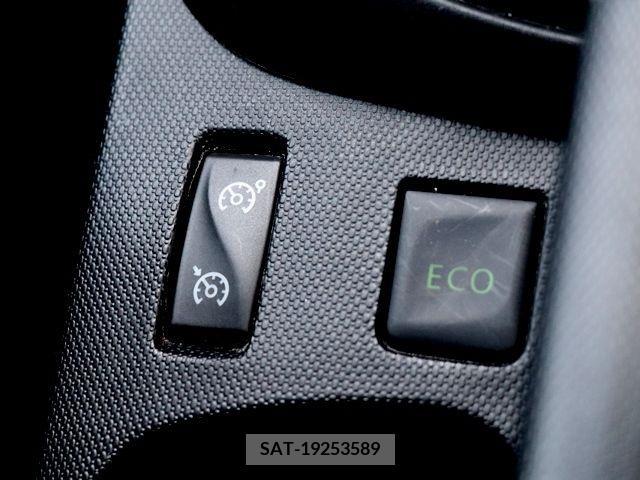 Renault CAPTUR 2015-03 202866-21
