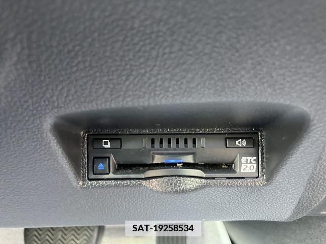 Toyota PRIUS 2019-03 366398-23