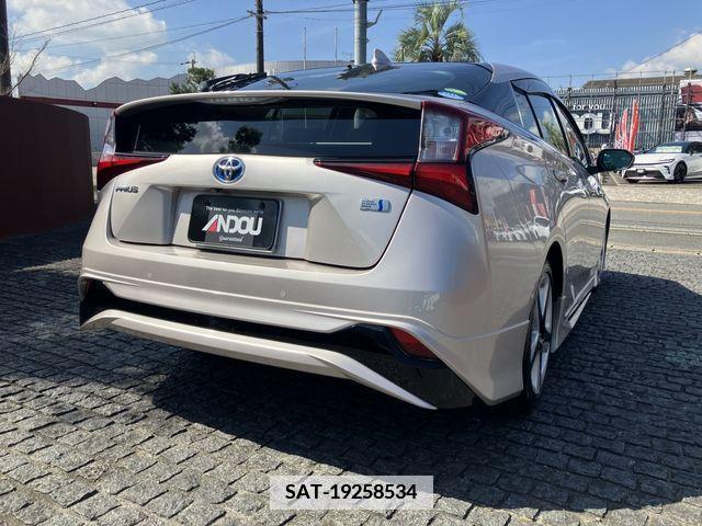 Toyota PRIUS 2019-03 366398-6