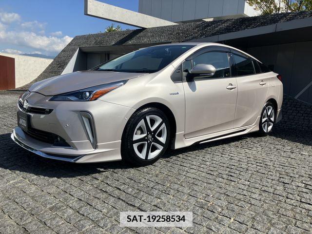 Toyota PRIUS 2019-03 366398-1